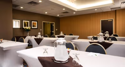 Holiday Inn & Suites Mississauga