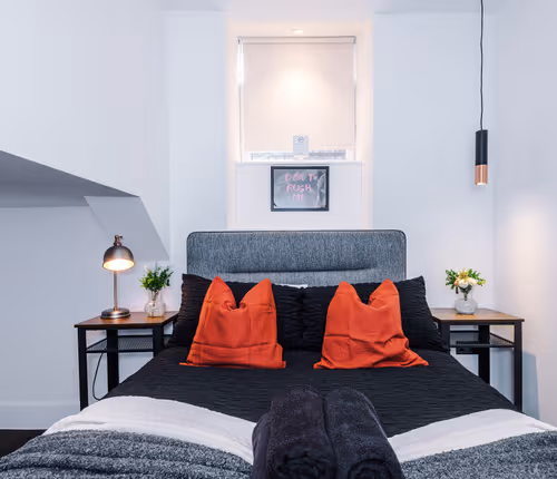 Townhouse with Rooftop Patio - Newton Street