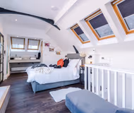 Townhouse with Rooftop Patio - Newton Street