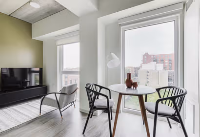 West Schiller St Apartment