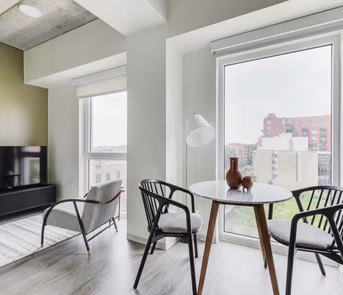 West Schiller St Apartment