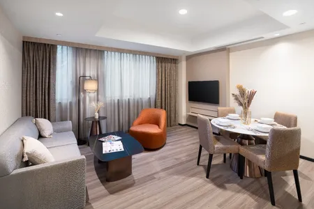 Clemenceau Avenue Rd. Apartment