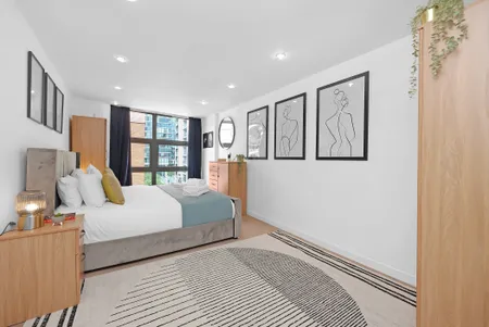 Spacious 2-bed apartment in Canary Wharf!