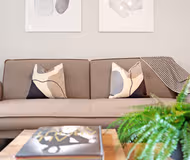 4-bed house with parking in Greenwich. Sleeps 10!