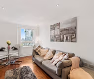 Minimalist Apartment - Duckman Tower