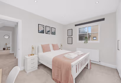 Central and spacious 3 bedroom house in Limehouse!
