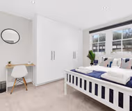 Central and spacious 3 bedroom house in Limehouse!