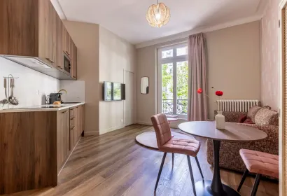 Avenue Service Apartment