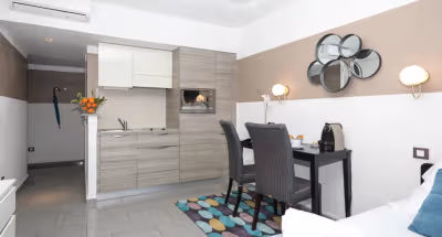 Juan-les-Pins serviced apartment