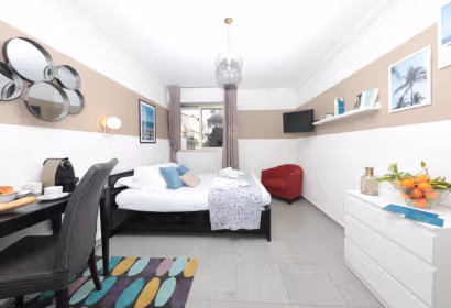 Juan-les-Pins serviced apartment