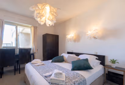 Alexandre Service Apartment