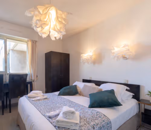 Alexandre Service Apartment