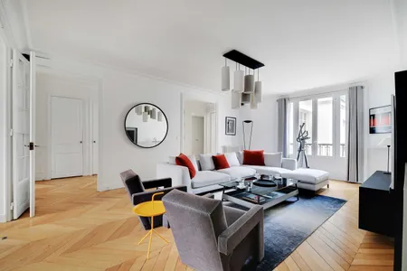 Lauriston Service Apartment