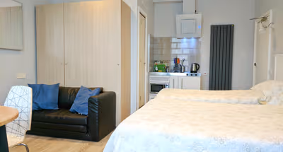 Avis Hotel