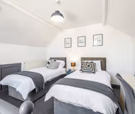 Spacious 2-bedroom townhouse in Lincoln!