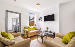 Spacious 2-bedroom townhouse in Lincoln!