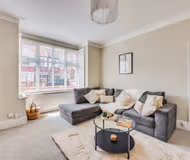 Beautiful 5 Bedroom House in W6 - 10 minute's to Central London by Yoko Property