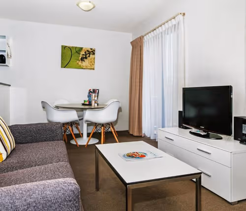 Hindley Street Serviced Apartment