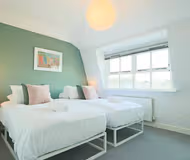 Long Stays 4 Bed 2 Bath Parking