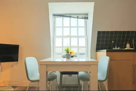 Long Stays 4 Bed 2 Bath Parking
