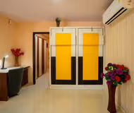 60 Feet Road Apartment