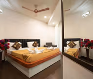 60 Feet Road Apartment