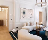 EXCEPTIONAL 130M² APARTMENT WITH SERVICES ON AVE DES CHAMPS-ÉLYSÉES