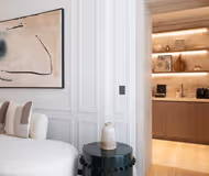 EXCEPTIONAL 130M² APARTMENT WITH SERVICES ON AVE DES CHAMPS-ÉLYSÉES