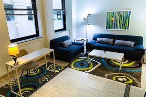 Griswold St Apartment