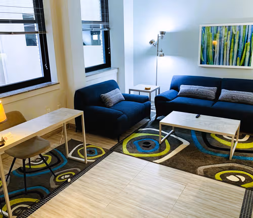 Griswold St Apartment