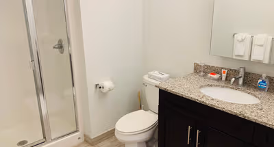 Griswold St Apartment