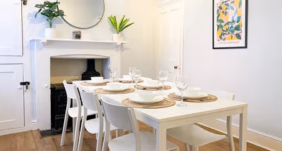 Cosy + Modern City Centre Oasis