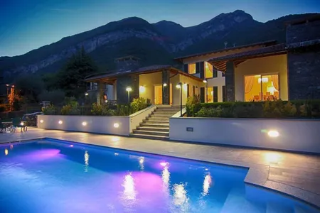 Gift yourself a beautiful Lake Como Getaway at Tremezzina