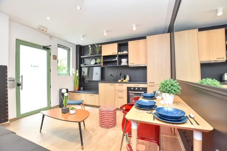 Charming Marais Retreat: Elegant Apartment Near Place des Vosges & Picasso Museum