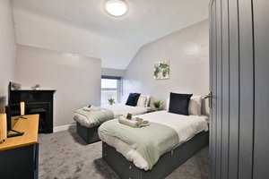 Modern 2BR Flat near University