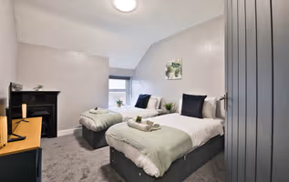 Modern 2BR Flat near University