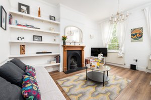 Central-Two Bed-Flat 3-Parking