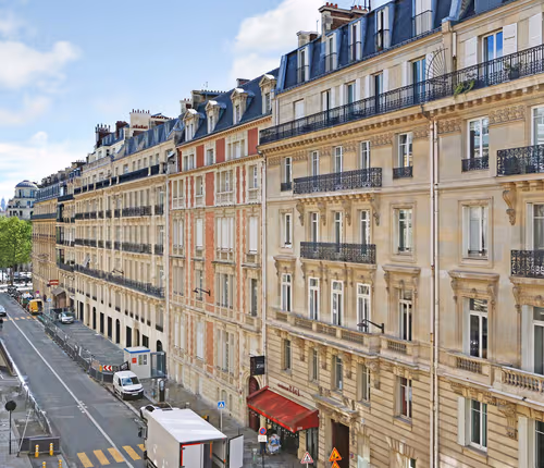 Chic apartment just steps from the Arc de Triomphe