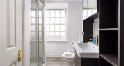 Central-Two Bed-Flat 4-Parking