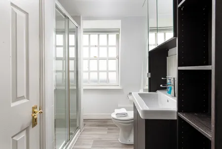 Central-Two Bed-Flat 4-Parking