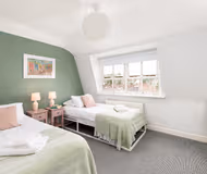 Central-Two Bed-Flat 4-Parking