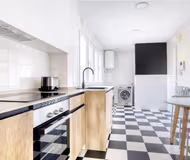 C. del Poeta service apartment