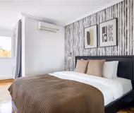 C. del Poeta service apartment