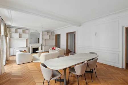 Tree-Lined Tranquility in the Heart of the 16th Arrondissement