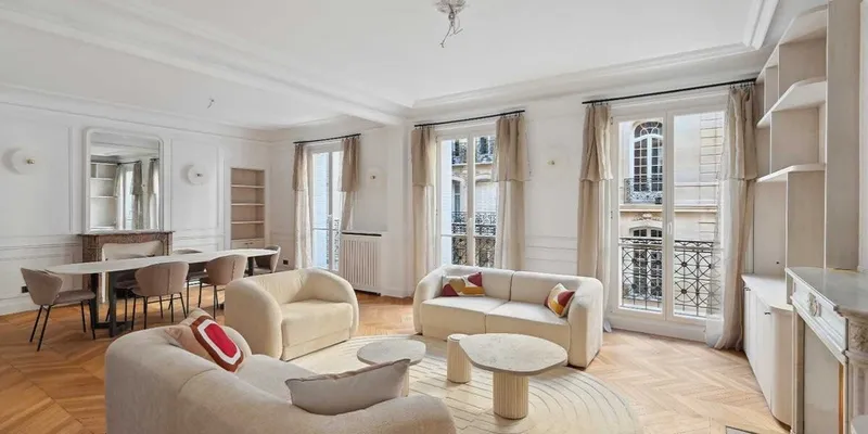 Tree-Lined Tranquility in the Heart of the 16th Arrondissement