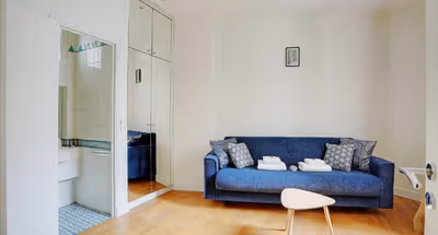 Stunning Apartment Steps from Trocadéro