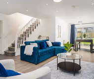 Spacious 4 Bed Home, Sleeps 10, Pool Table, Parking