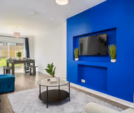 Spacious 4 Bed Home, Sleeps 10, Pool Table, Parking