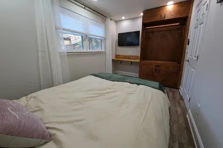 Colony Suite