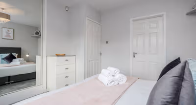Winkfield 4BR sleeps 8